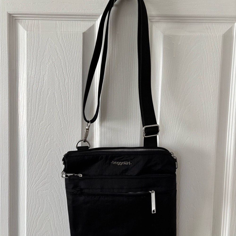 Baggallini Black Anti-Theft Crossbody Purse